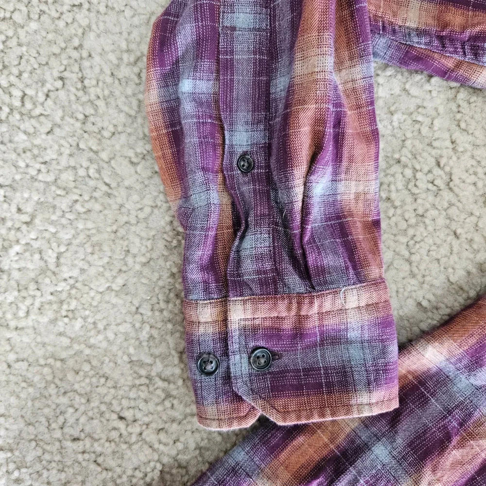 Banana Republic Luxe Flannel Camden Fit Plaid Button Up Long Sleeve Top.‎ Size L